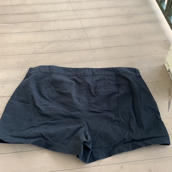 Old Navy Black Shorts Size 16 - Picture 7 of 10